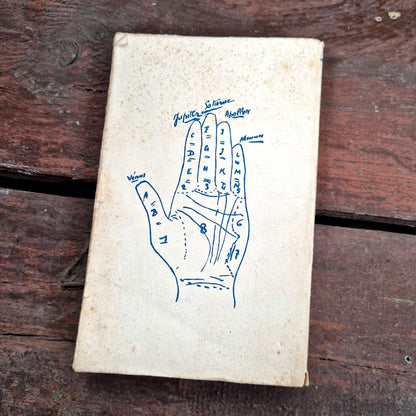 Aida Rabab, tarot hand reading