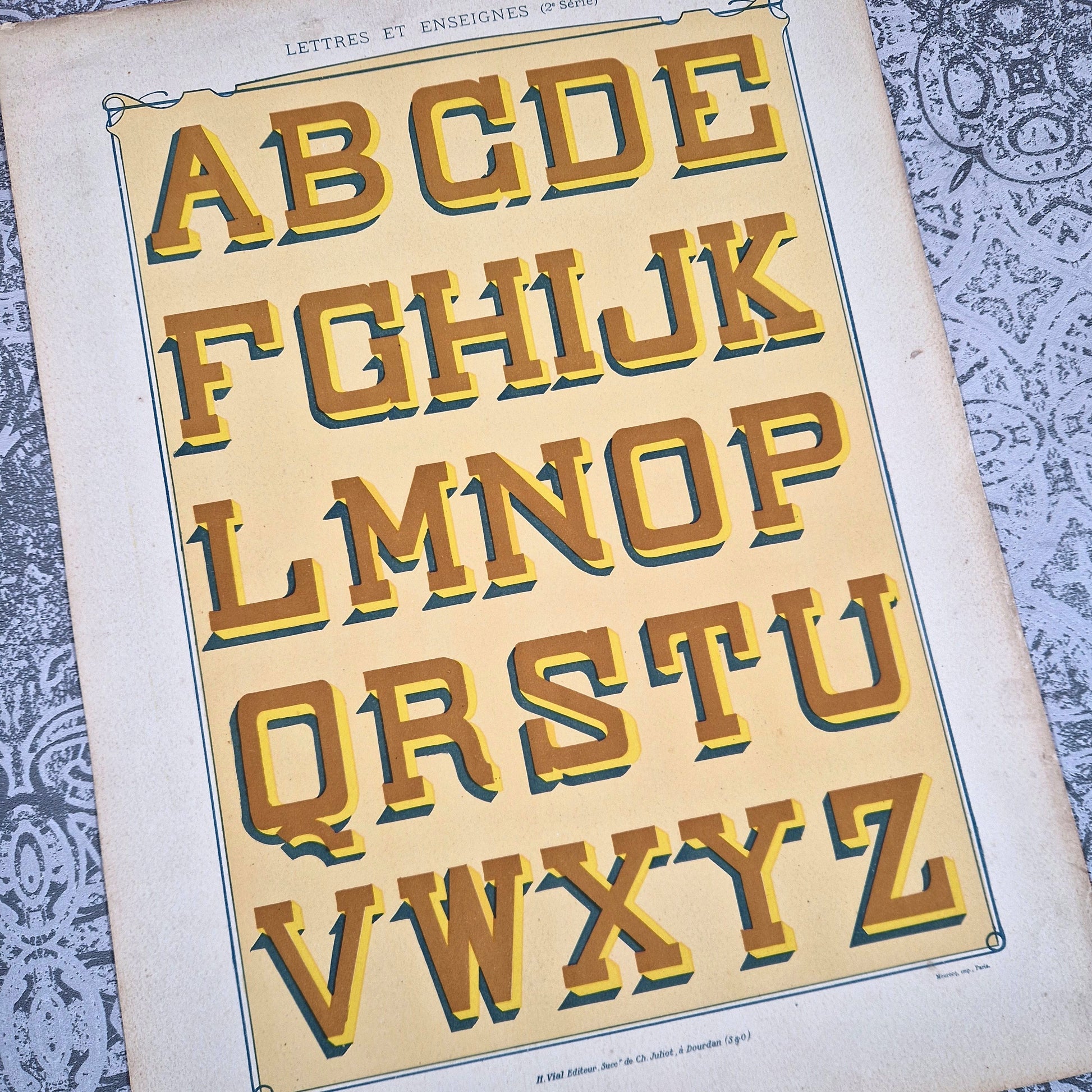 alphabet decoratif ancien chromolithographie typographie