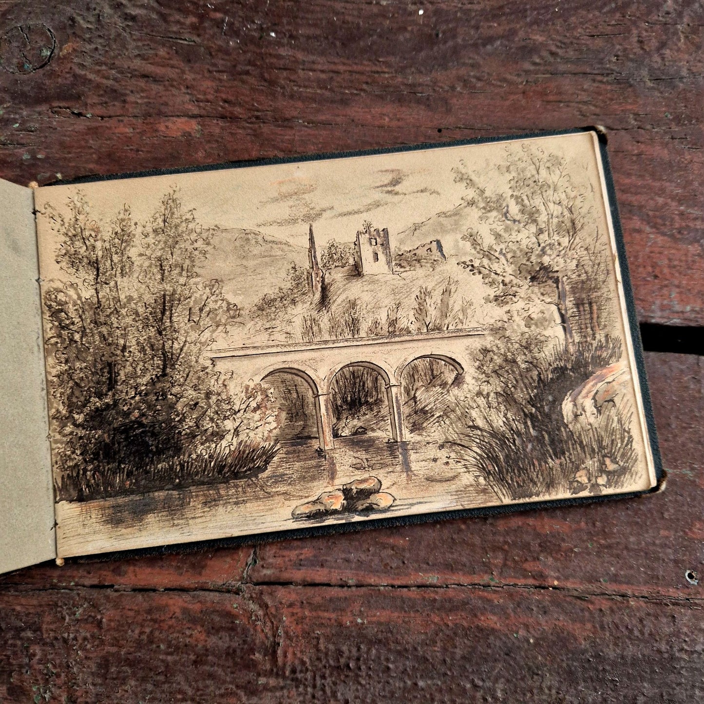 ancien carnet de dessins de 1880