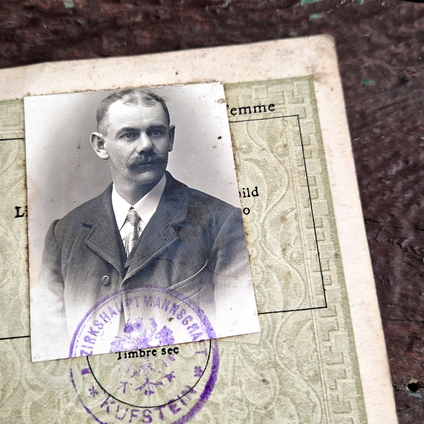 ancien document d'identité autrichien