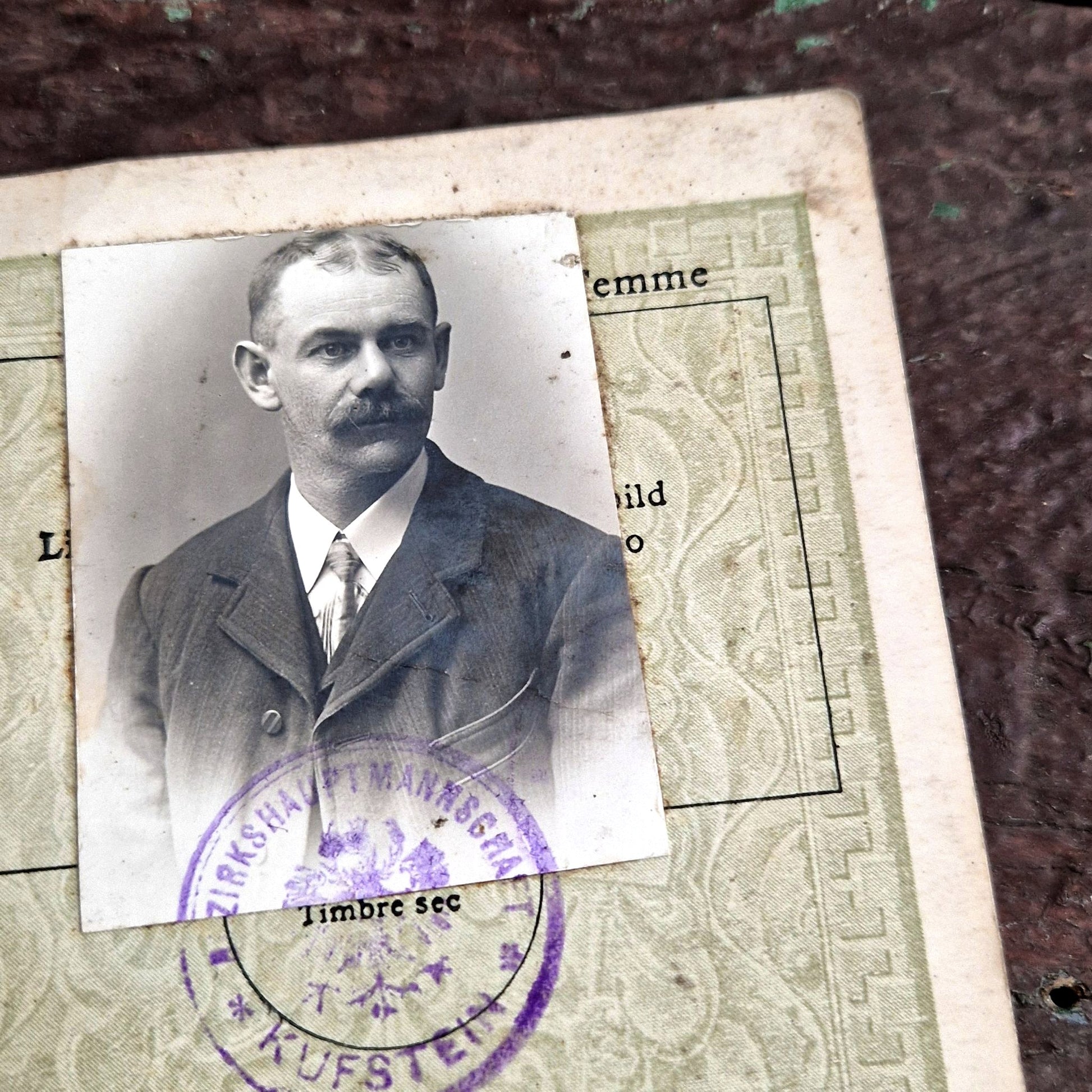 ancien document d'identité autrichien