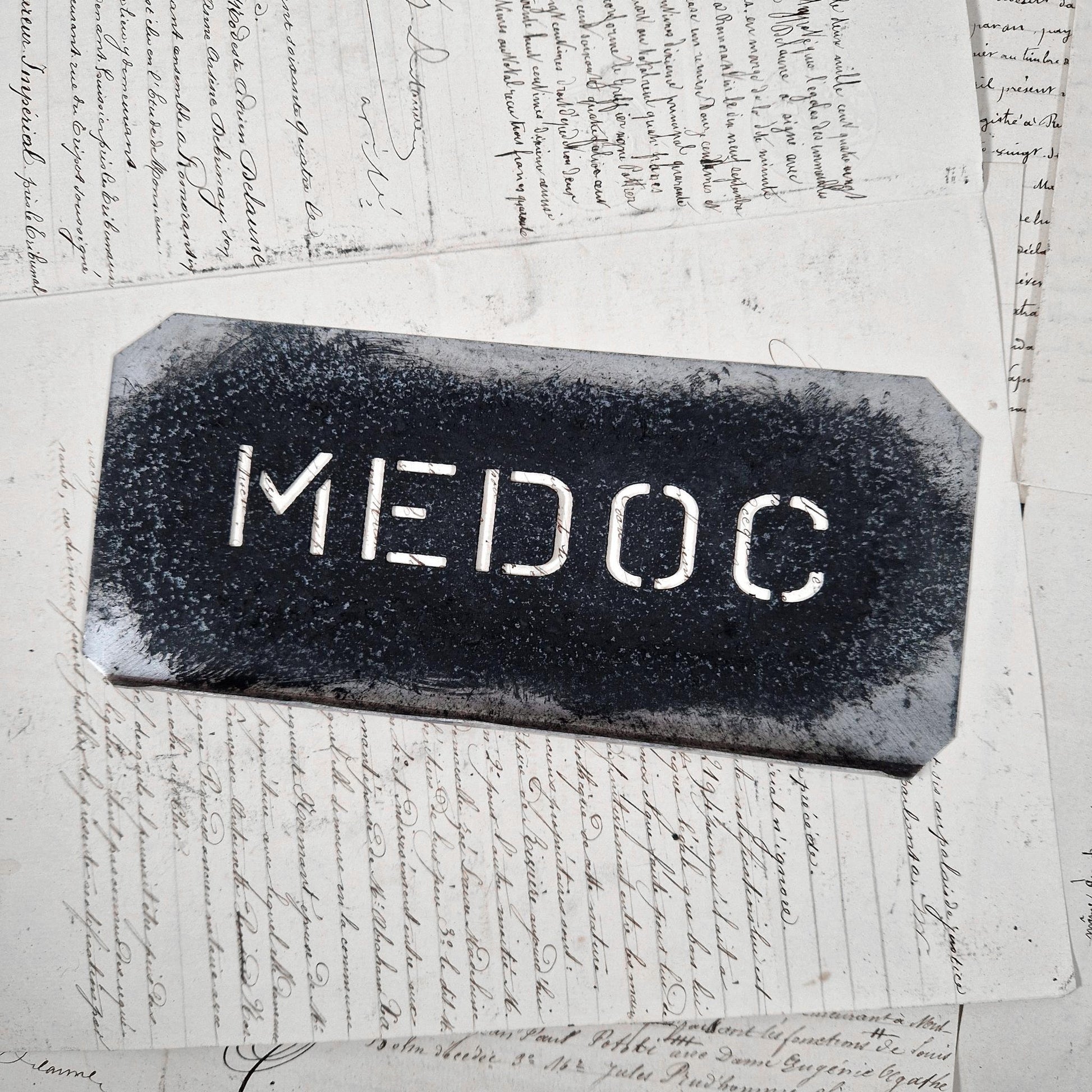 ancien pochoir vin medoc