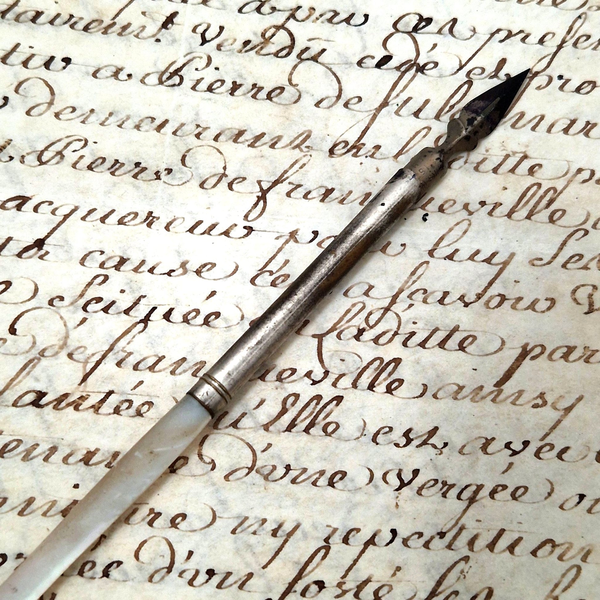 ancien porte-plume en nacre