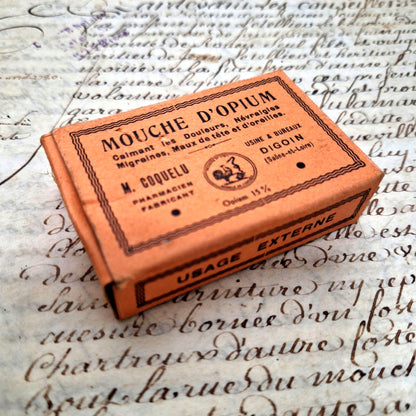ancienne boite medicament mouche d'opium