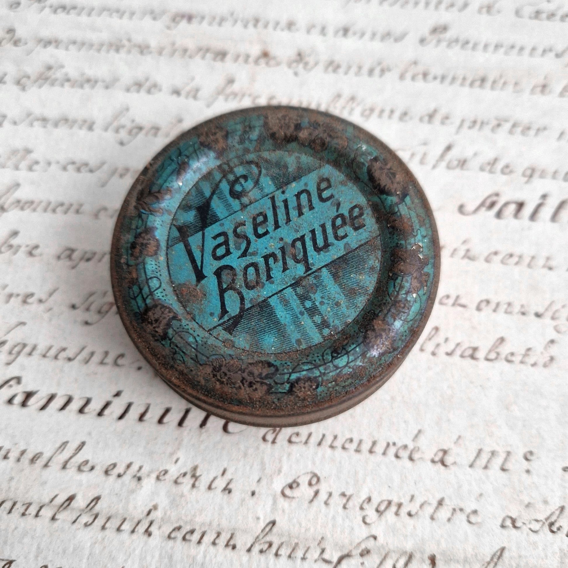 ancienne boite vaseline de pharmacie