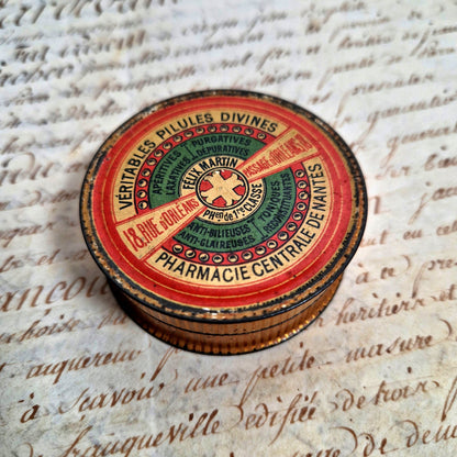 ancienne boites de pillules pharmacie centrale de nantes
