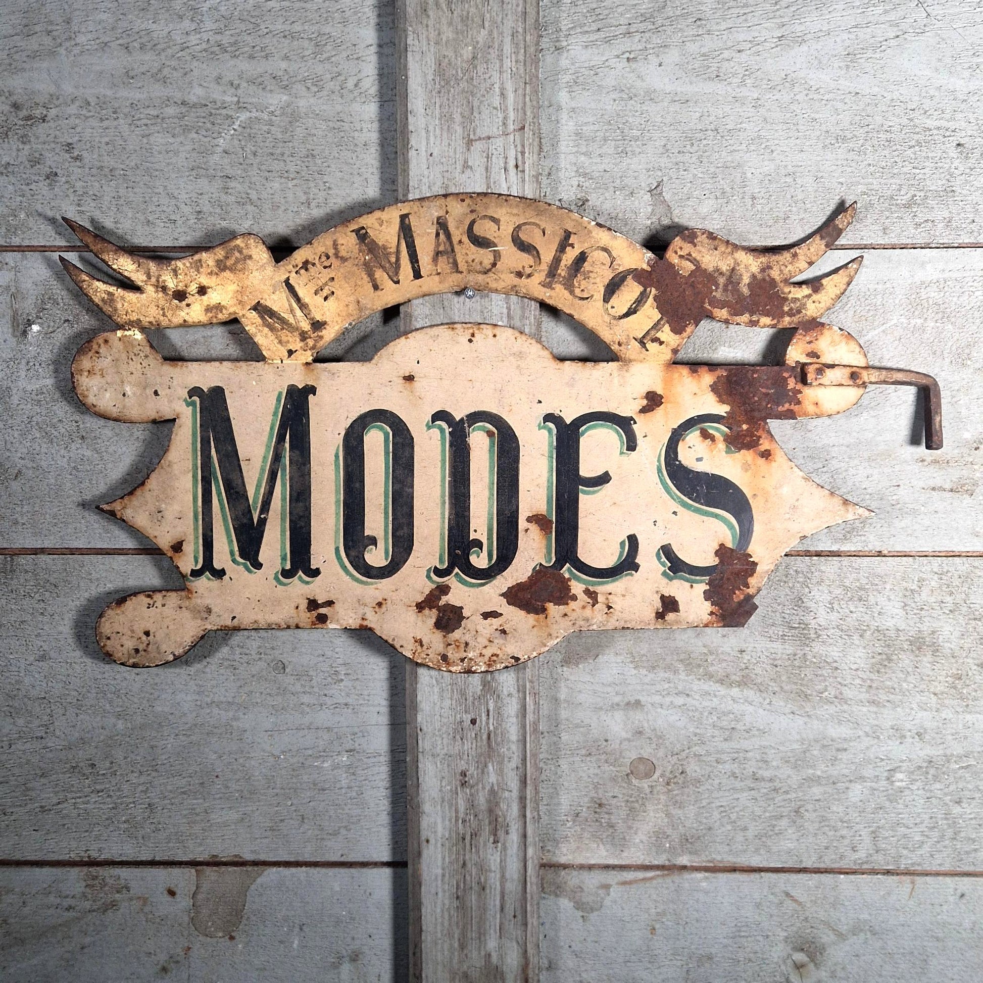 ancienne enseigne peinte modes