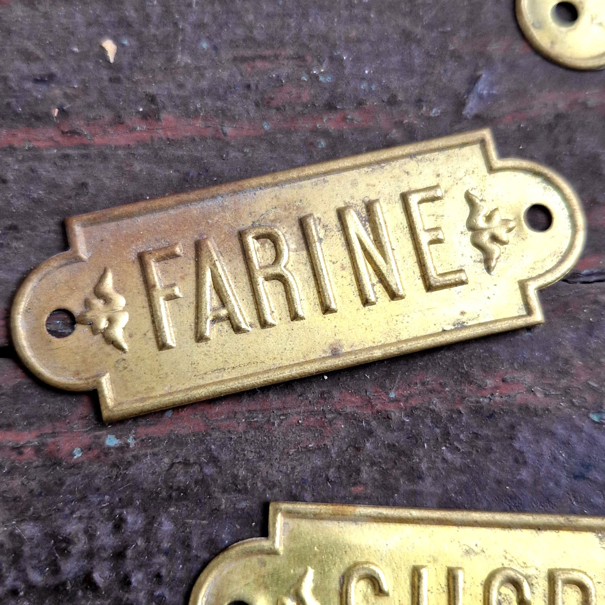 ancienne plaque laiton farine