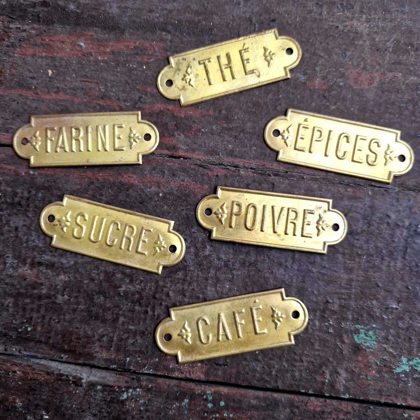 anciennes étiquettes laiton cuisine