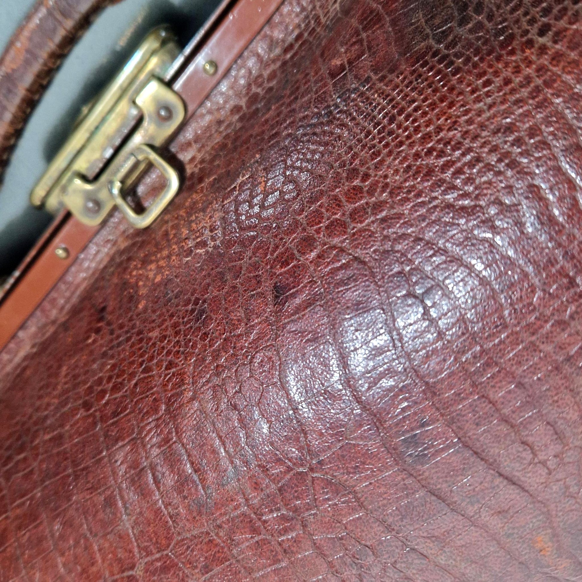 antique brown leather gladstone bag