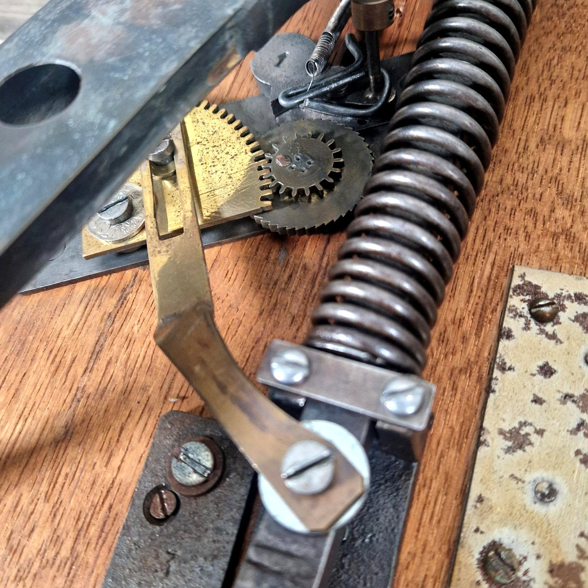 antique dynamometer belgium