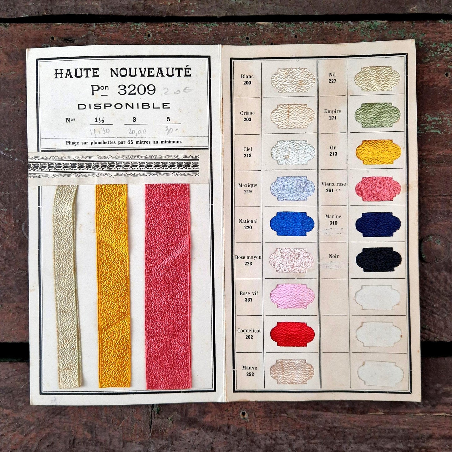 antique mercerie sample ribbon booklet