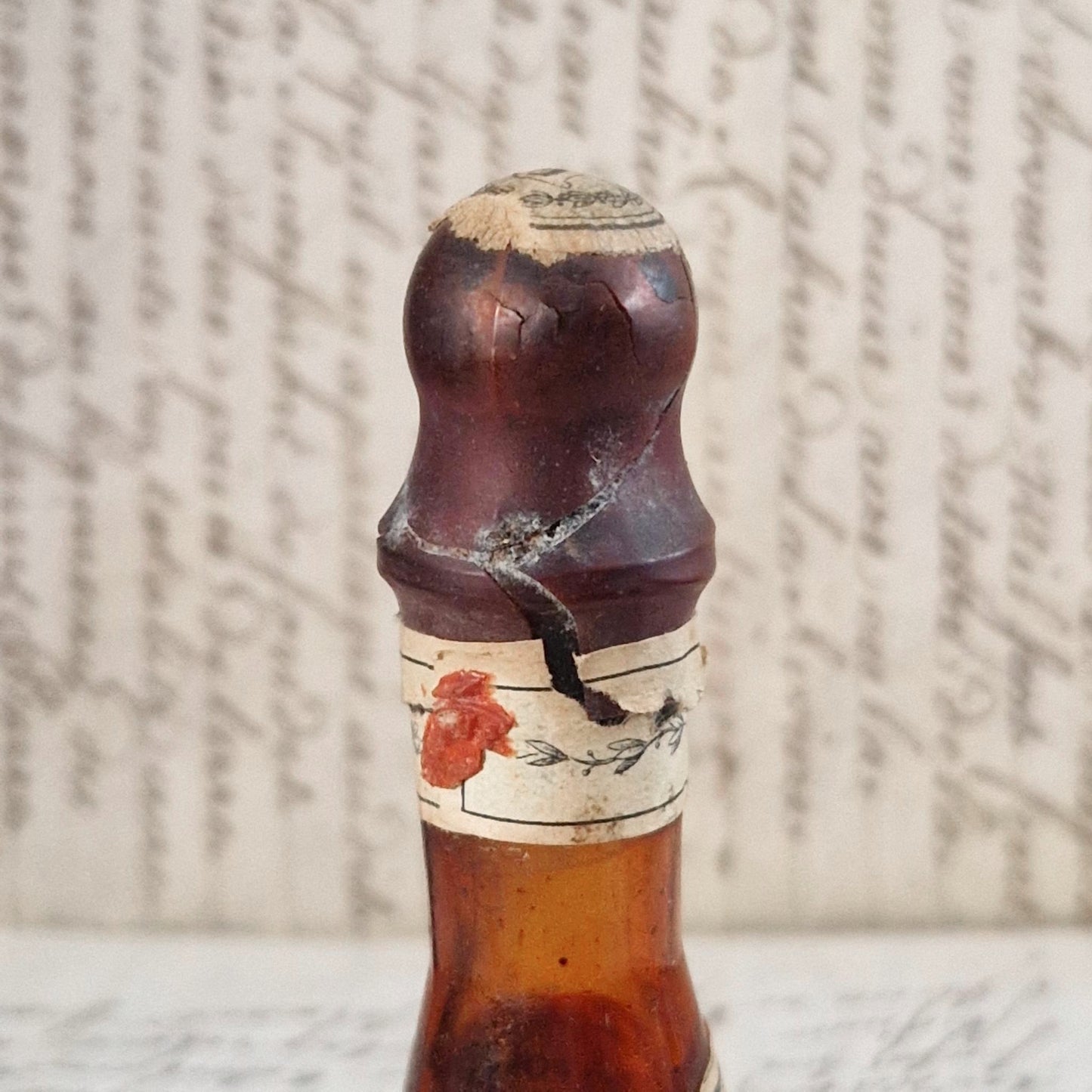 Ancien Flacon conique « Intrait de Muguet » scellé