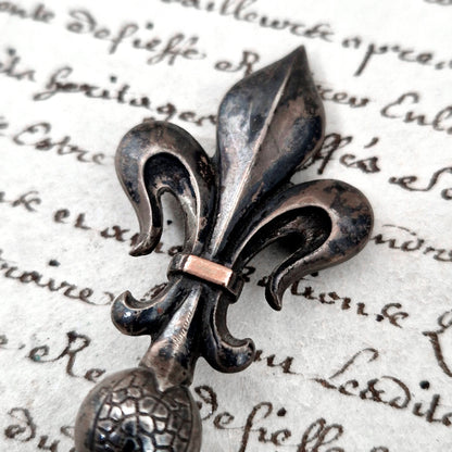 antique seal lily symbol