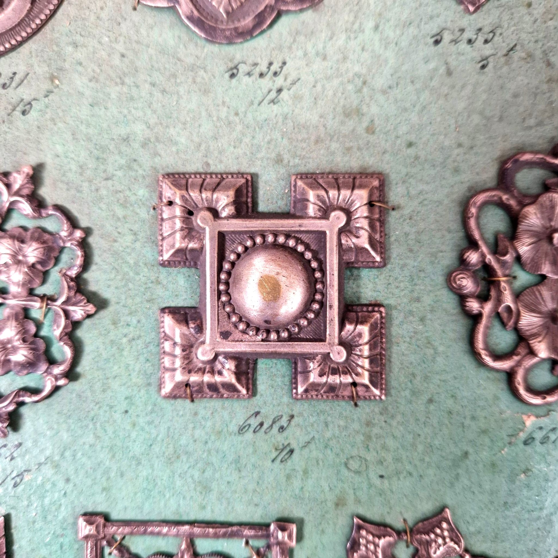 art nouveau metal decoration samples