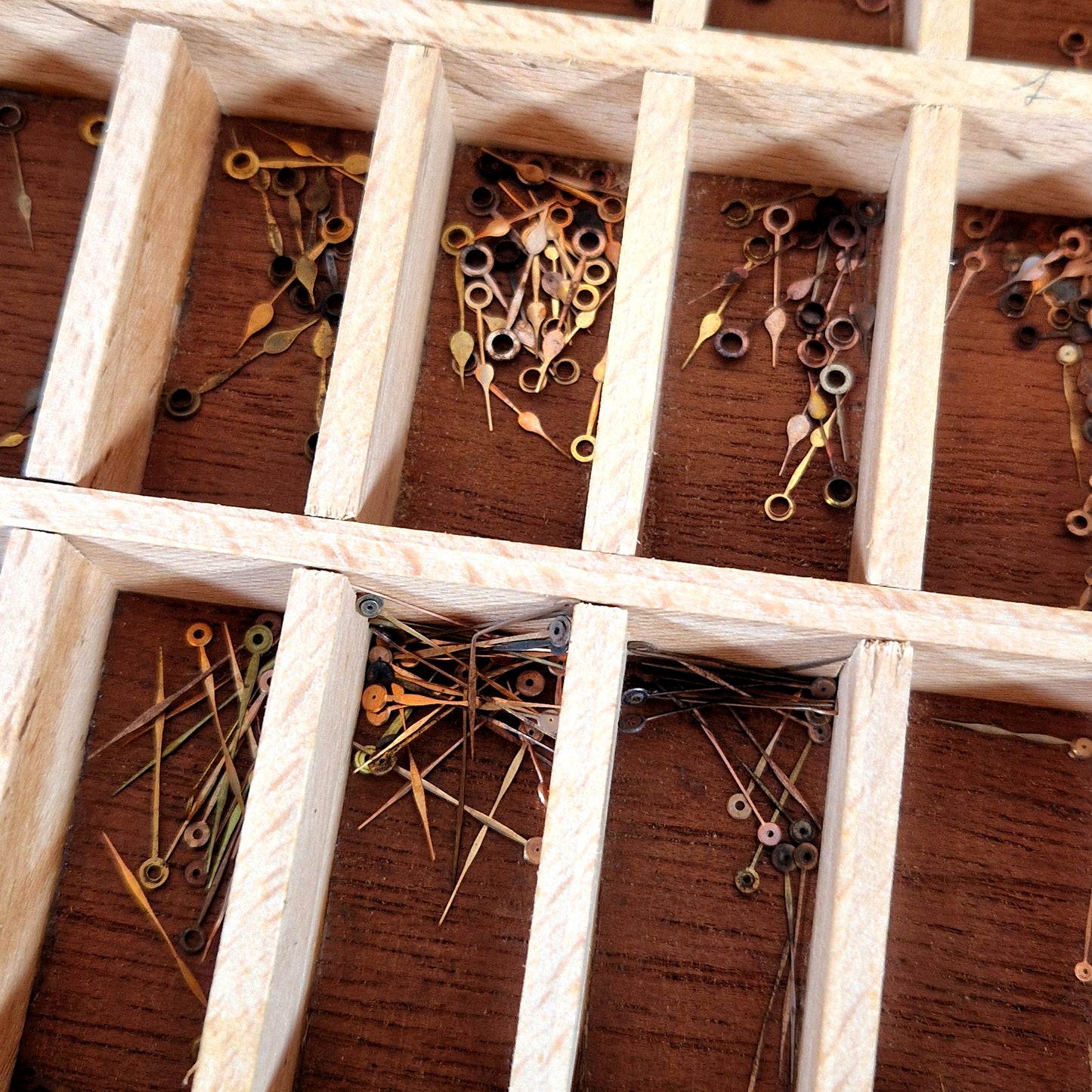 atelier horloger aiguilles de montres