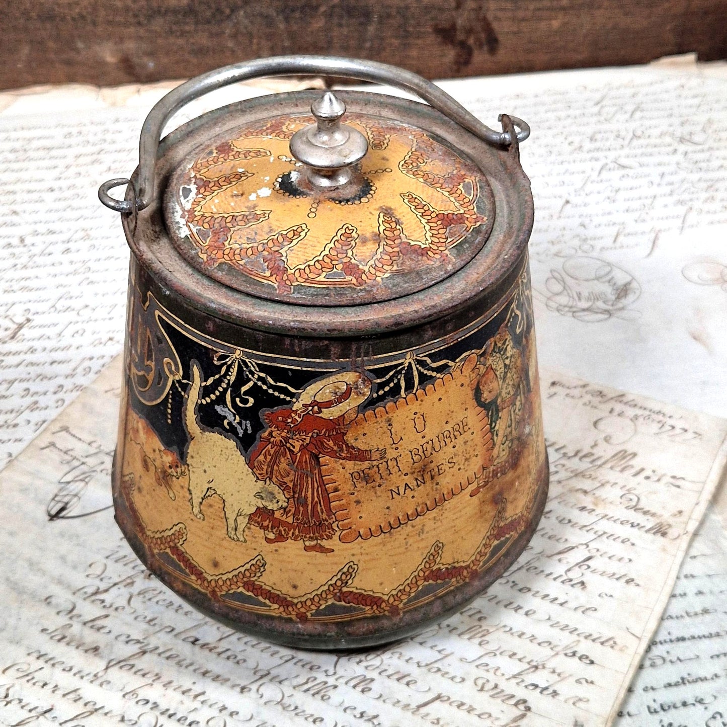 belle epoque lu metal tin children design