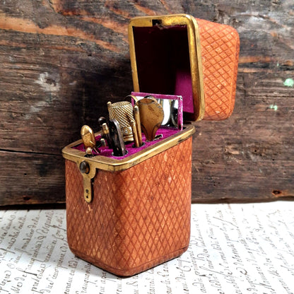 boite à couture ancienne decoration losange