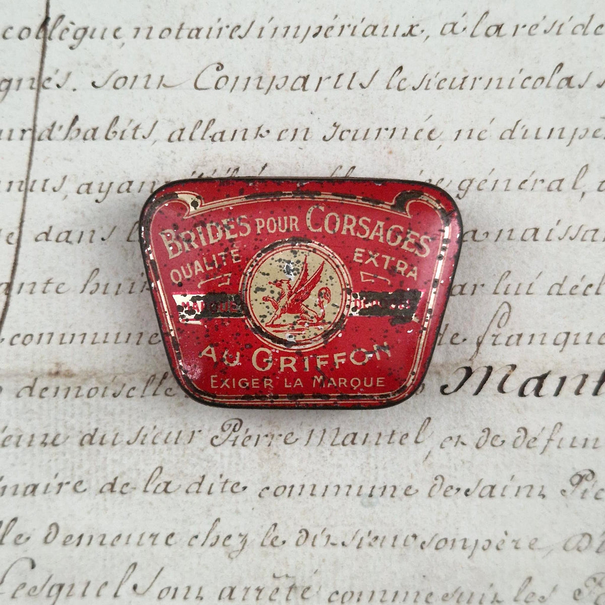 Boîte « Brides pour corsages Au Griffon », vers 1900