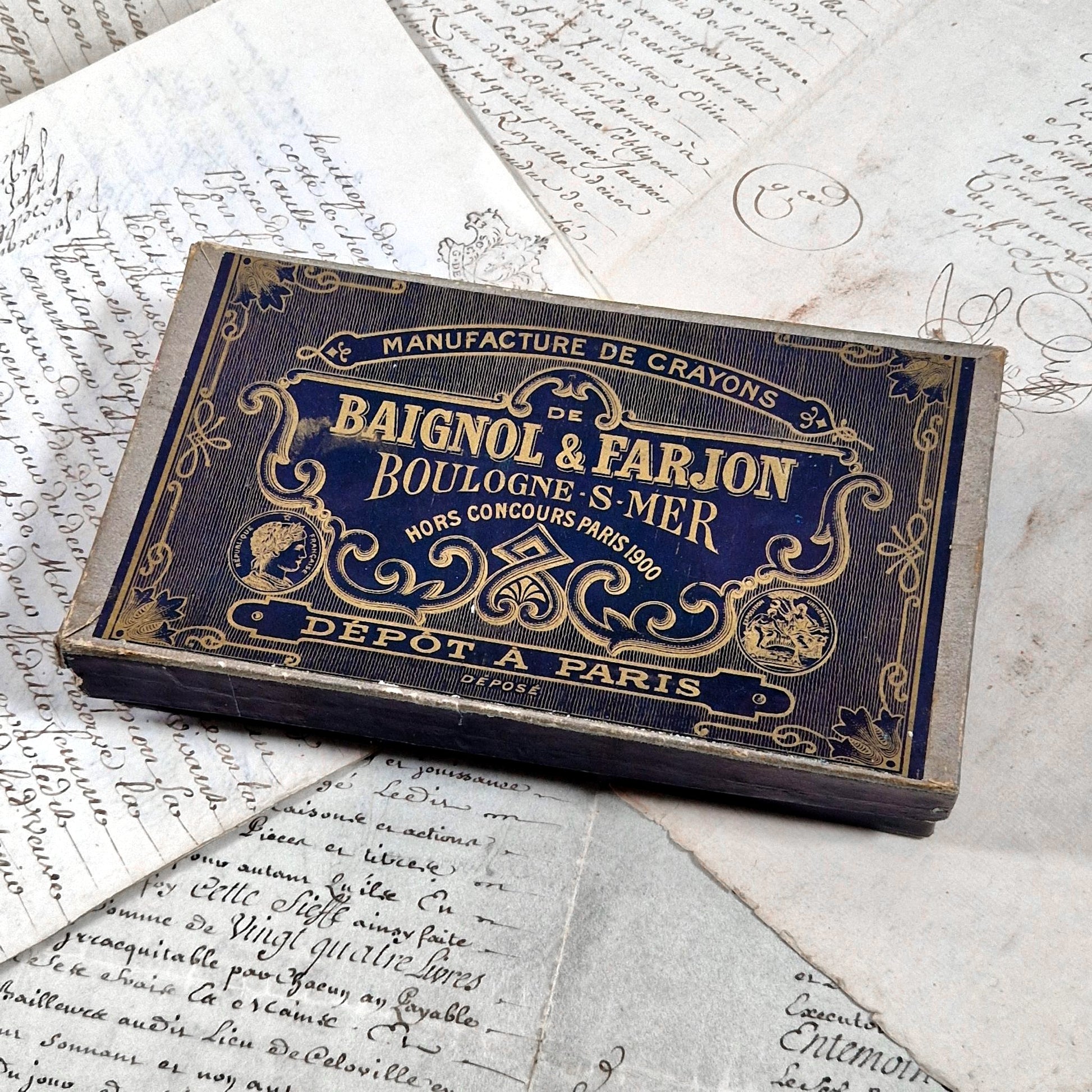 boite ancienne crayons baignol farjon bleu or