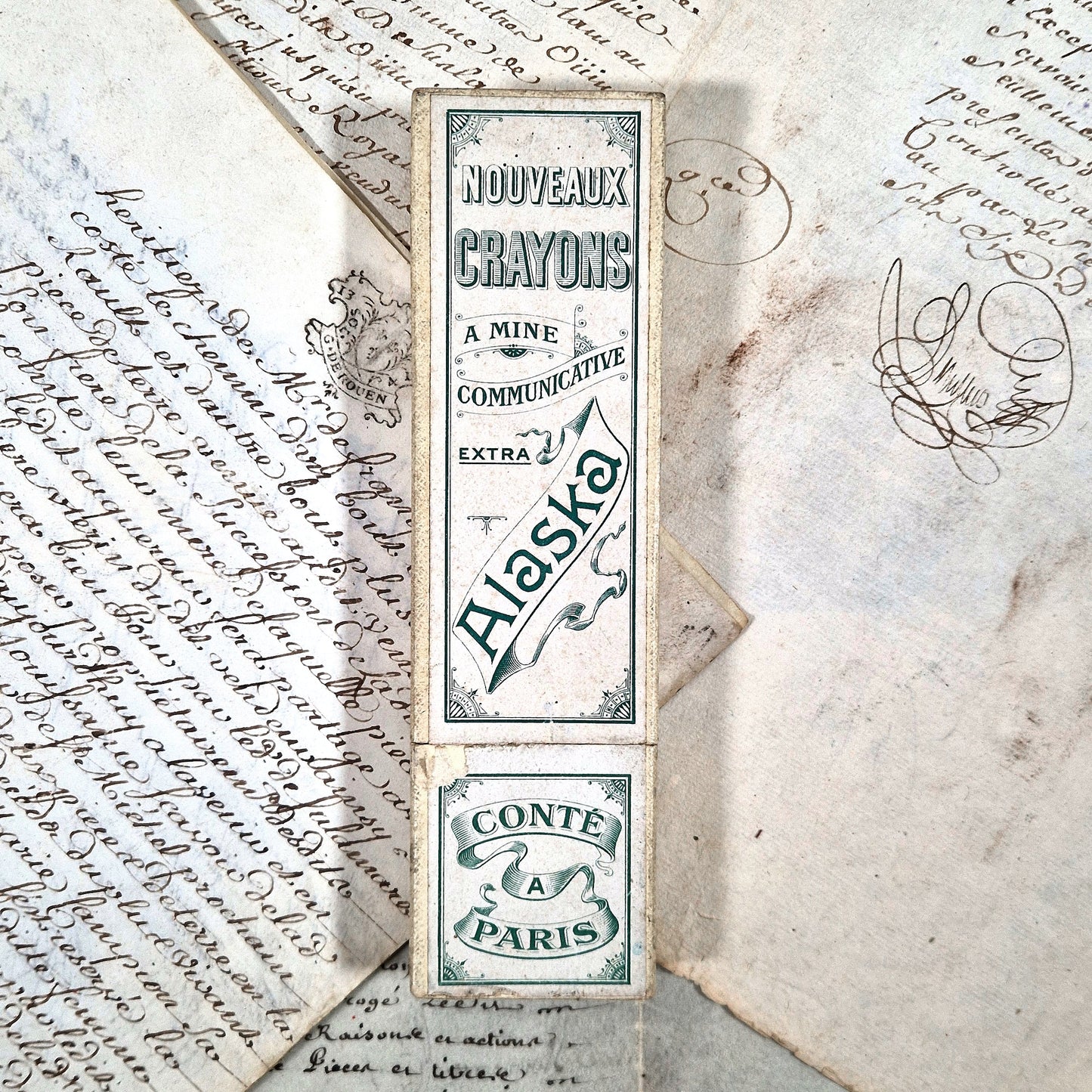 boite ancienne crayons conte paris alaska