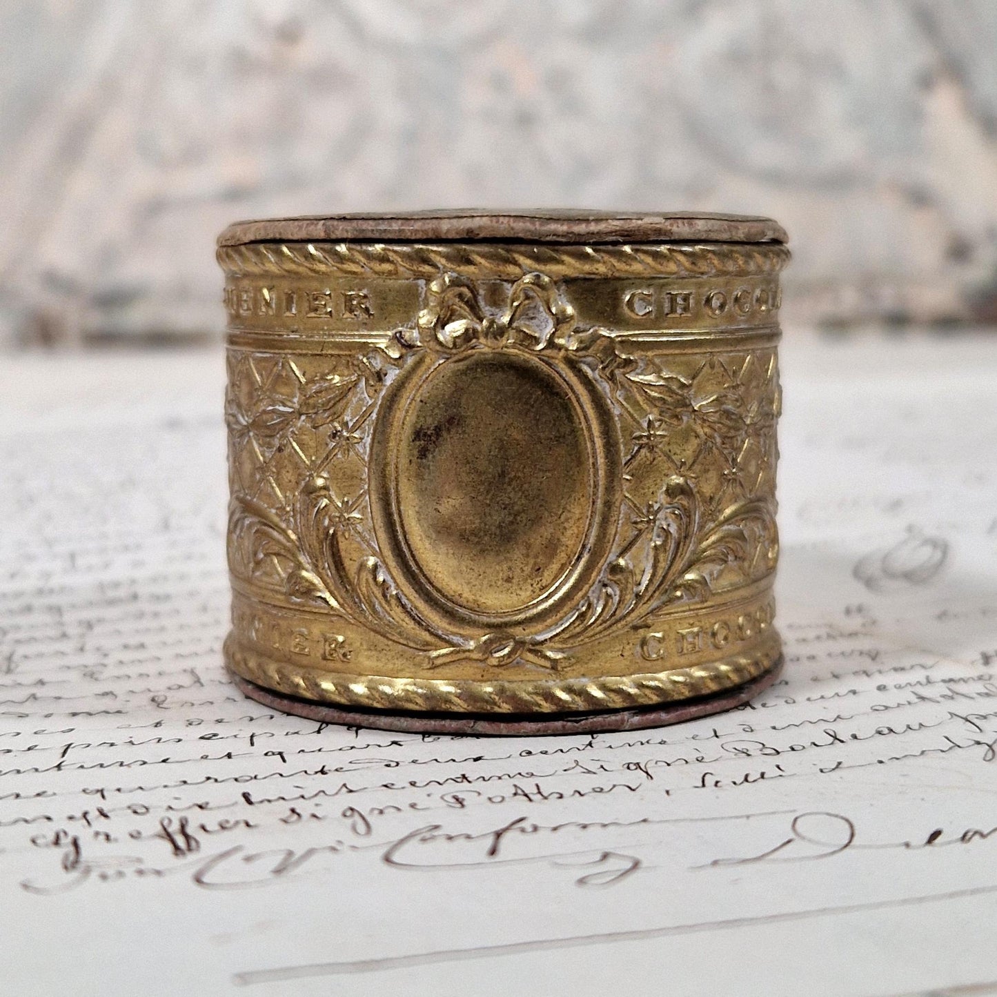 boite carton cerclage laiton menier