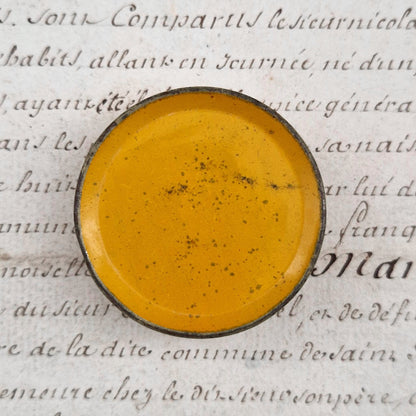 Petite boîte « Crème Éclipse – Cirages Français » jaune et rouge