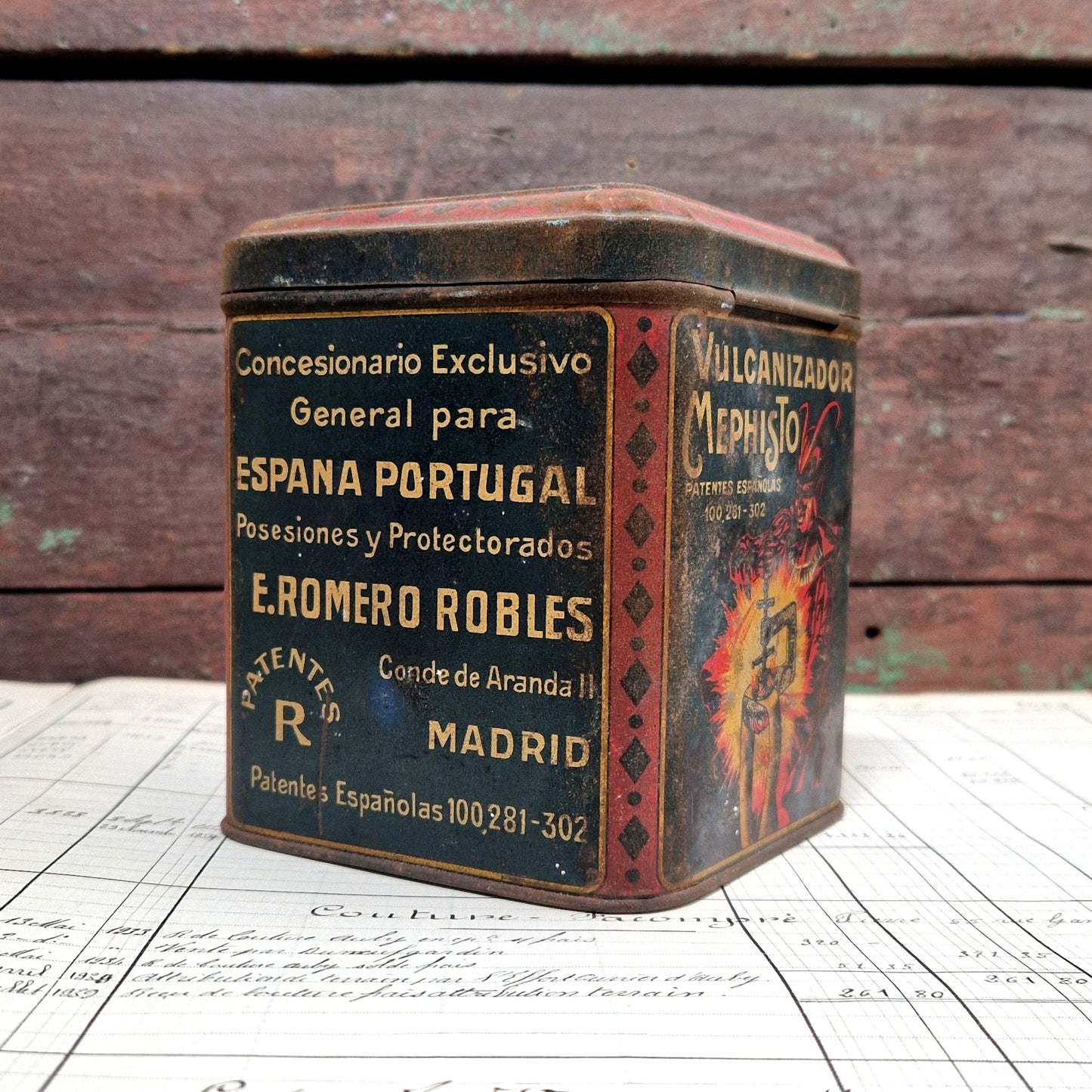 boite espagnole diable mephisto