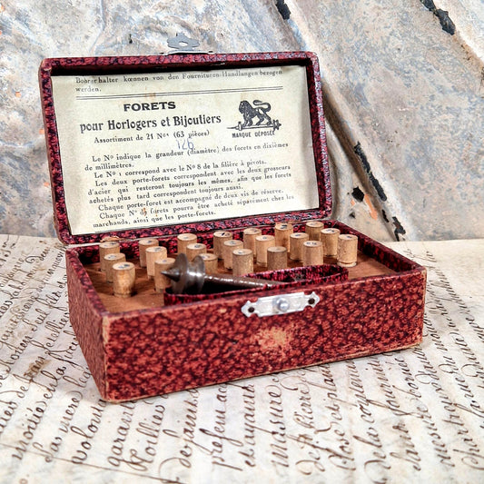 boite marquee lion forets acier