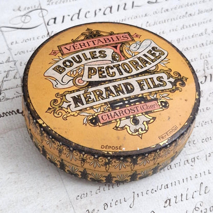 Antique box "Genuine Nérand Fils Pectoral Balls"
