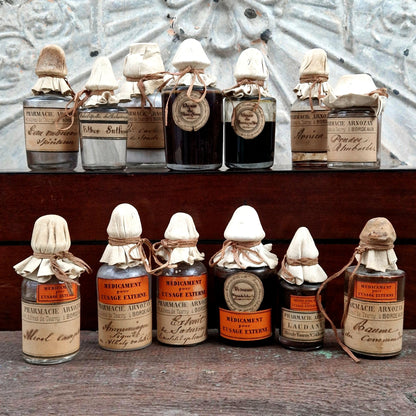 Coffret d'apothicaire ancien - Flacons de Remèdes XIXe
