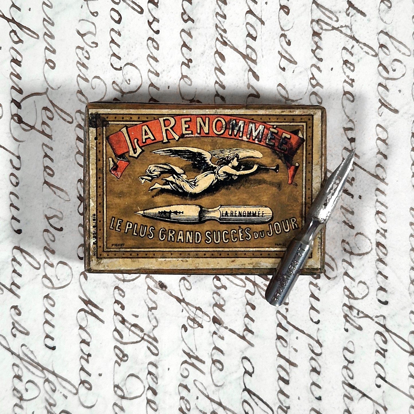 boite plumes anciennes la renommee