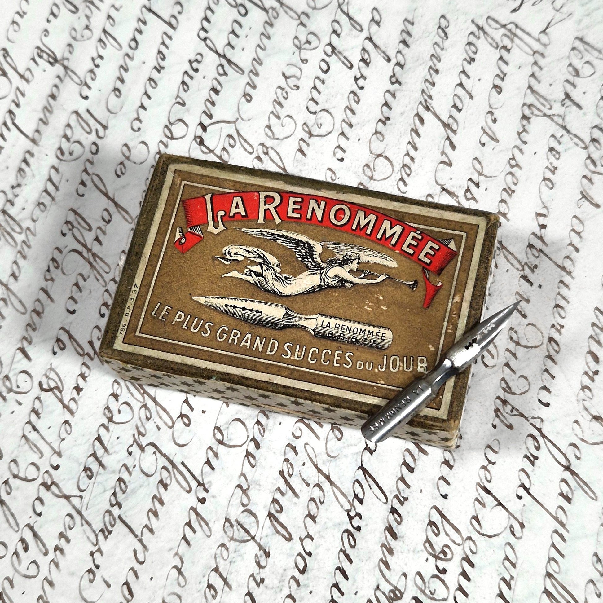 boite plumes la renommée ancienne