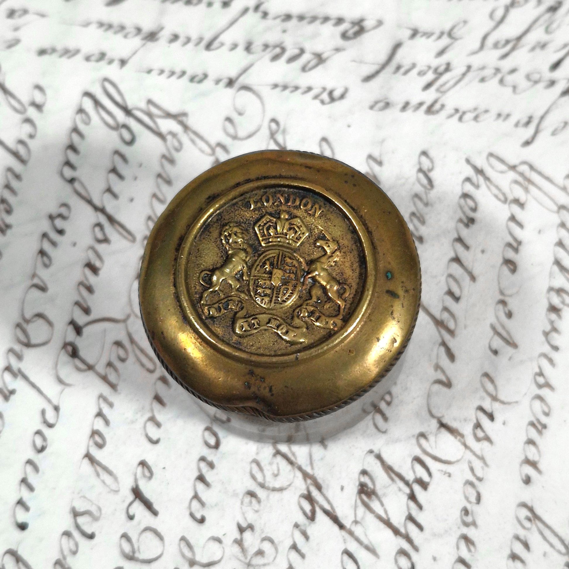 boite plumes laiton blason royal london