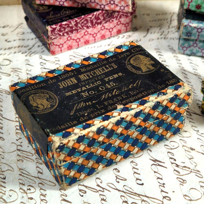 boite plumes metalliques victorienne