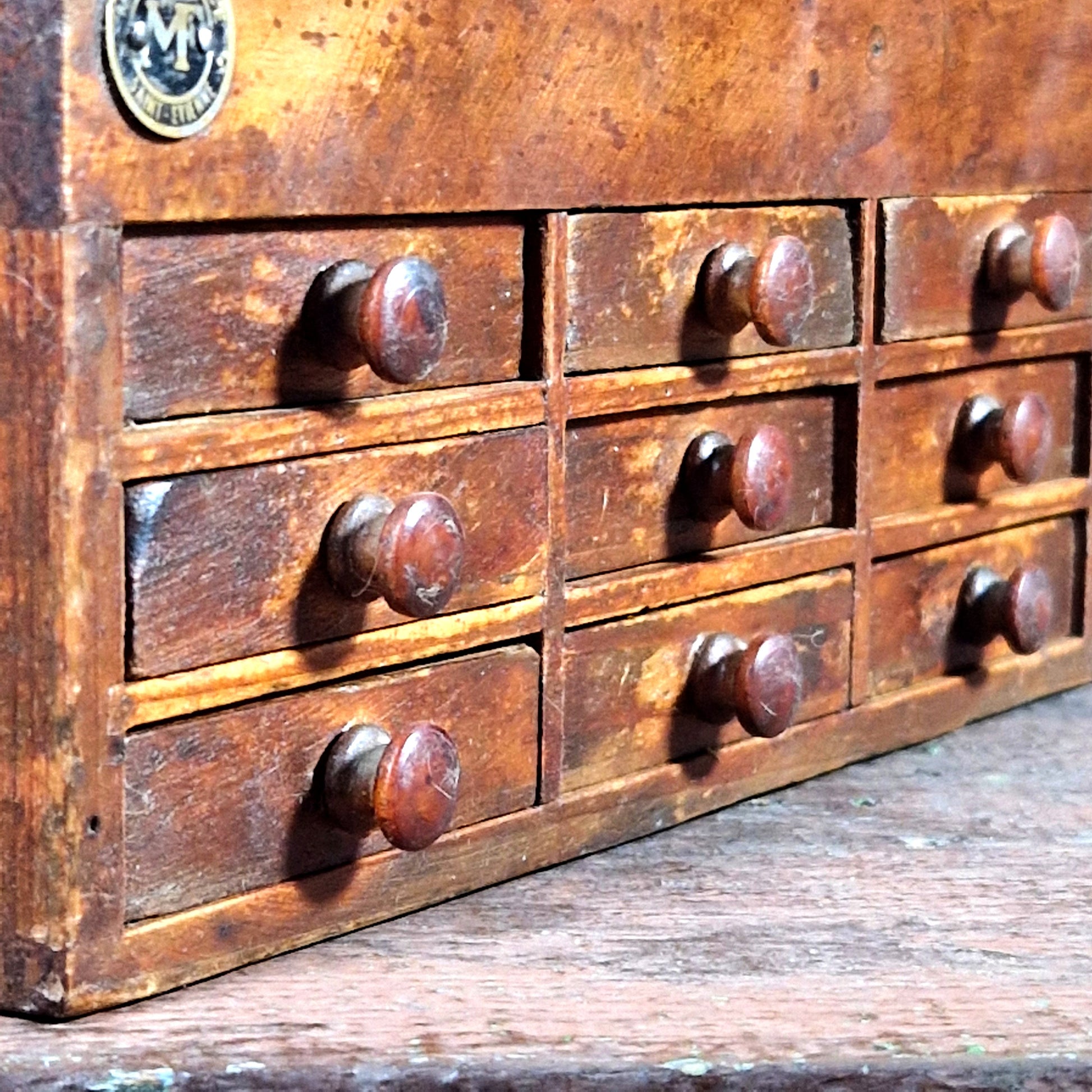 boite tiroirs horloger manufacture francaise