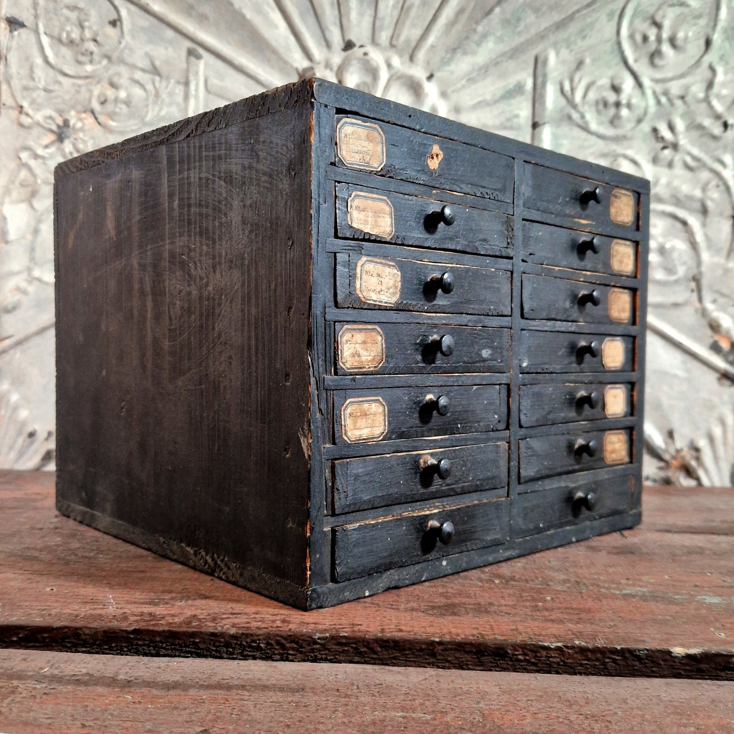 boite tiroirs horlogerie patine noire