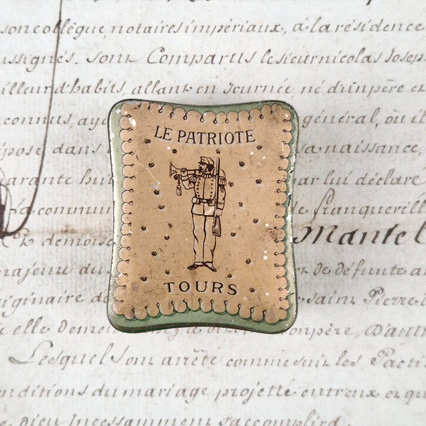 "Le Patriote - Tours" biscuit tin – Fradin &amp; Châtelain