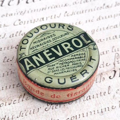 Rare sealed "Anévrol" pharmaceutical box - Circa 1900