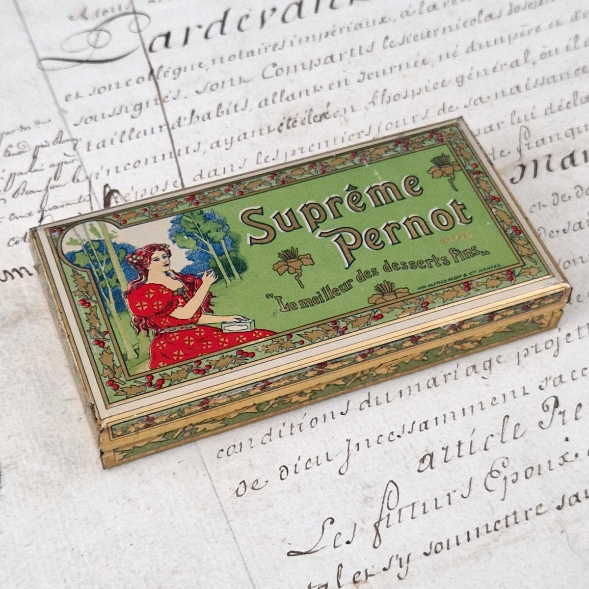 "Supreme Pernot Box - The Best of Fine Desserts"