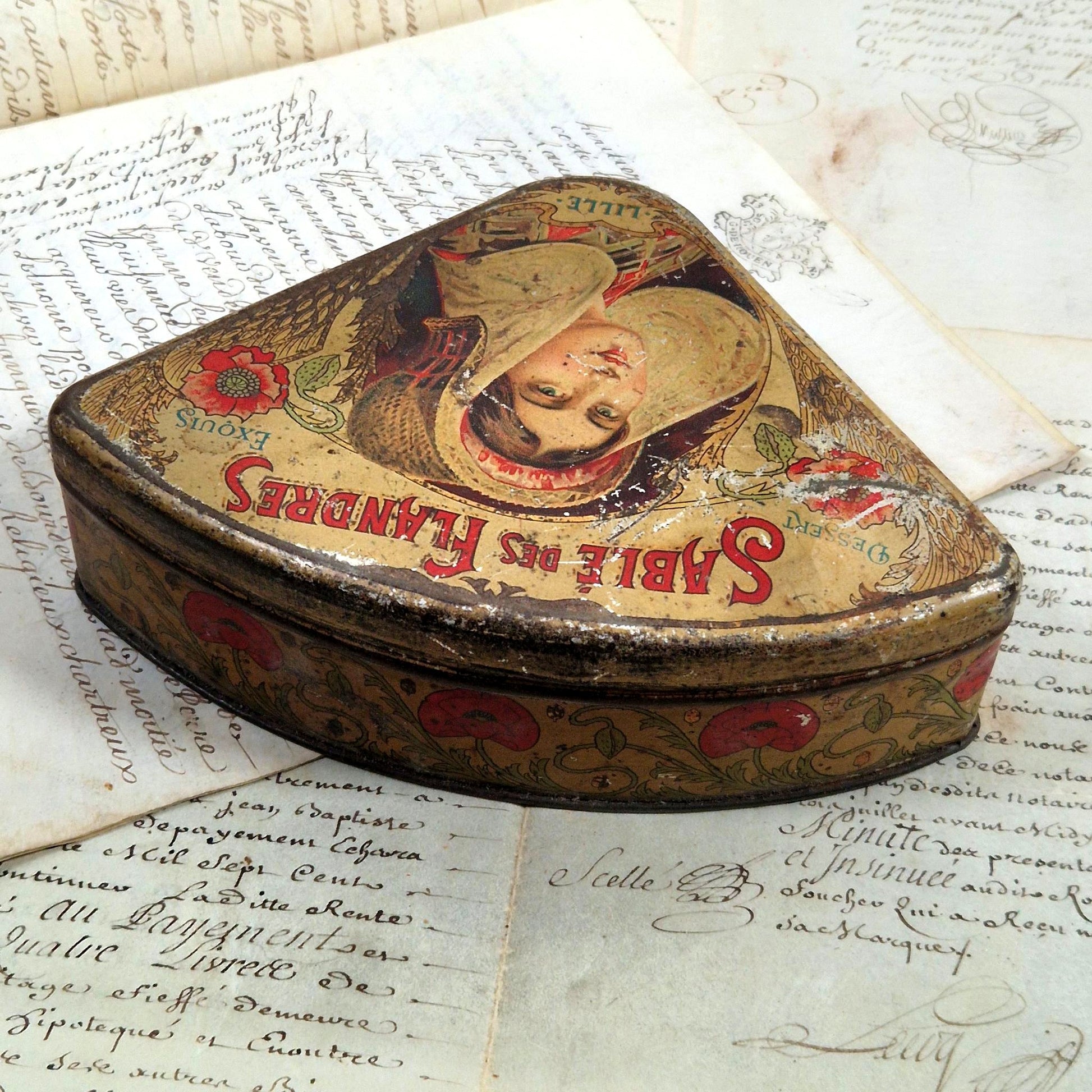 boite triangulaire tole lithographie flamande