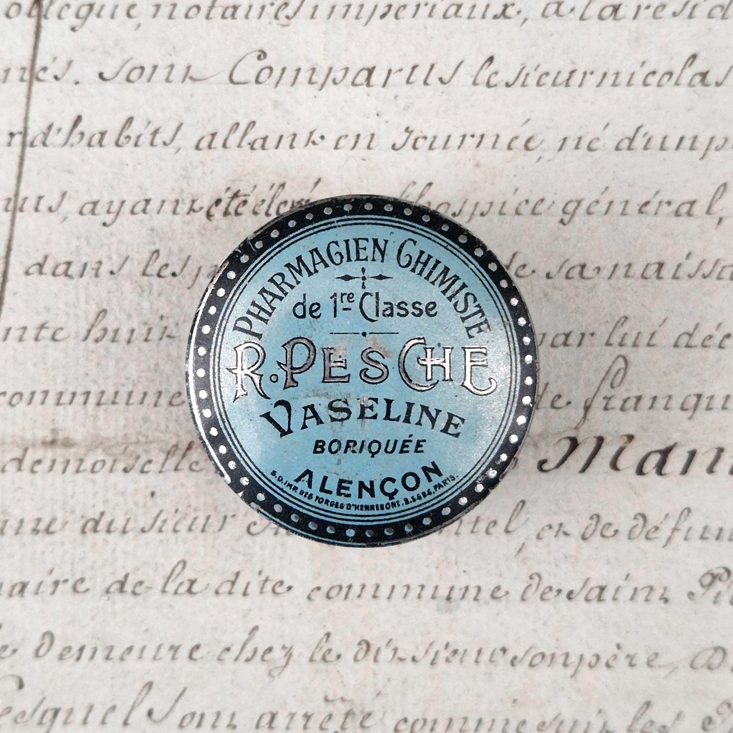 Boîte de pharmacie « R. Pesche - Vaseline », Alençon