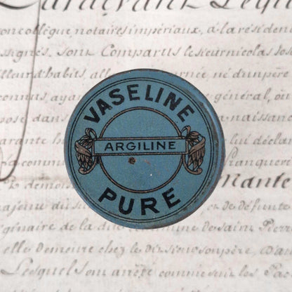 Boîte pharmaceutique « Vaseline pure – Argiline », Vers 1900