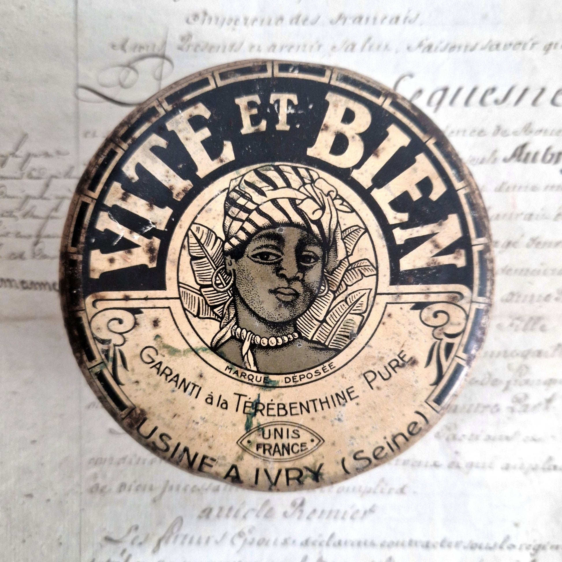 boite vite et bien ancienne