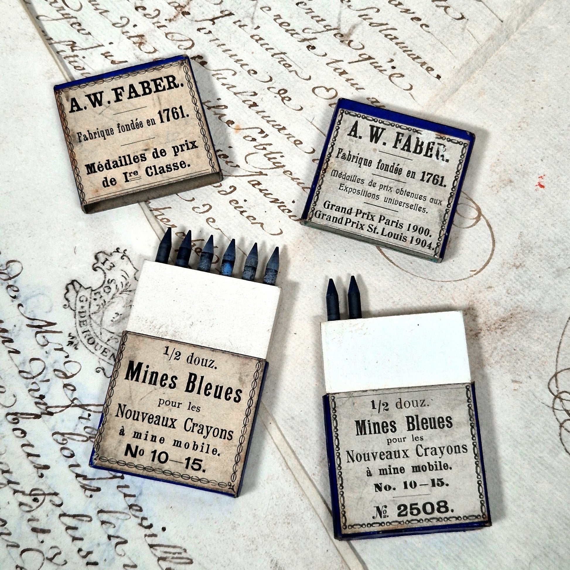 boites crayons bleus belle époque
