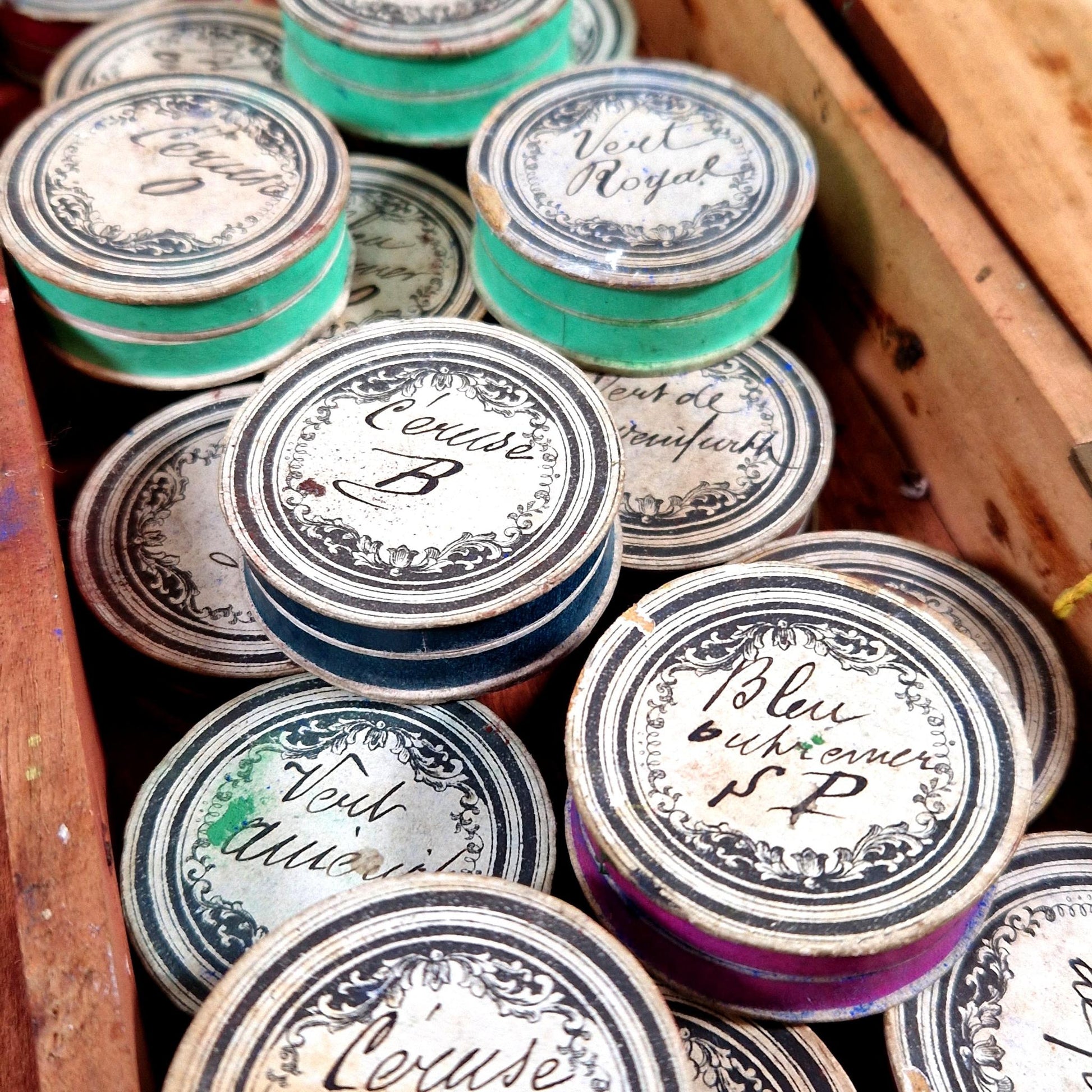 boites pigments anciens xixe
