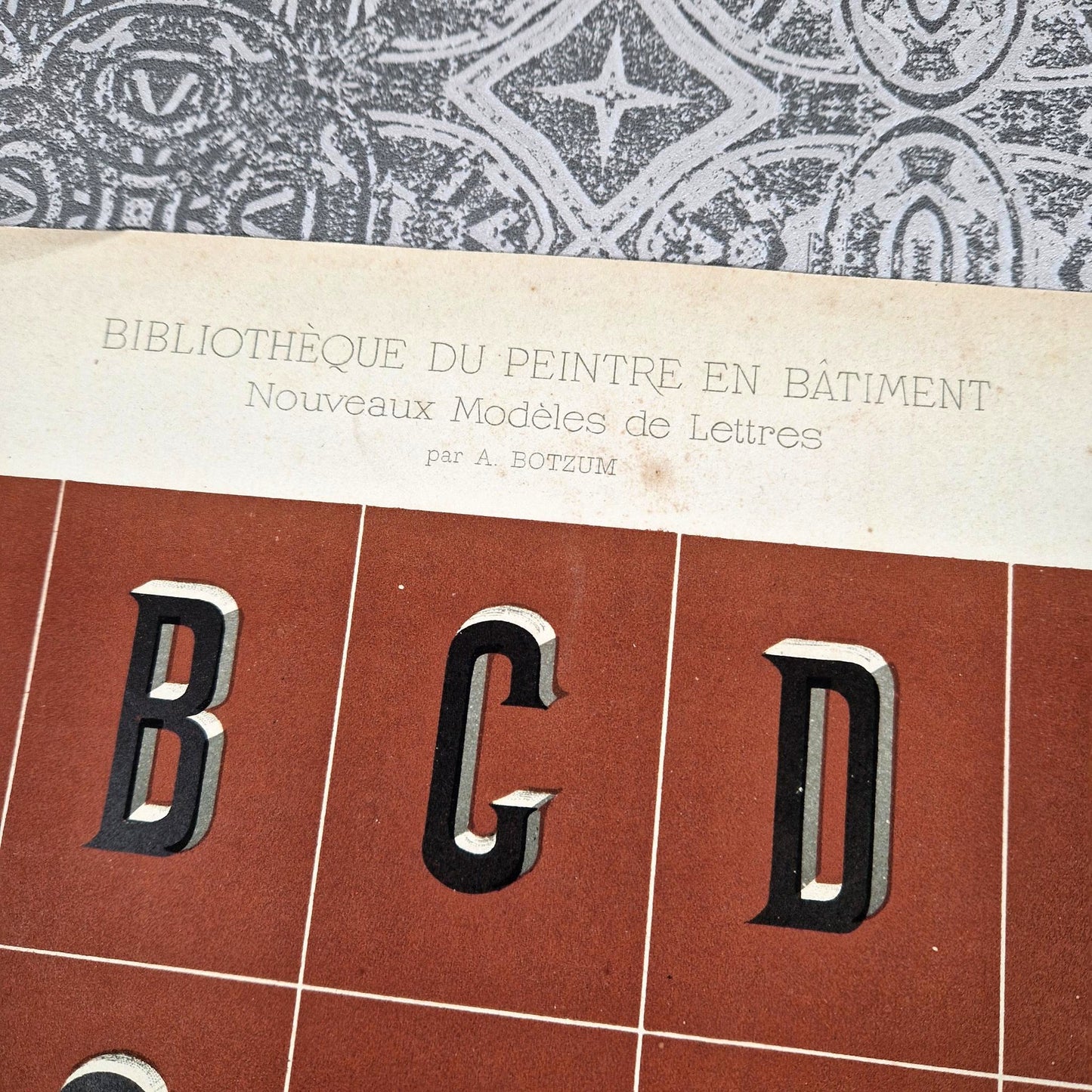 botzum lettrage egyptien