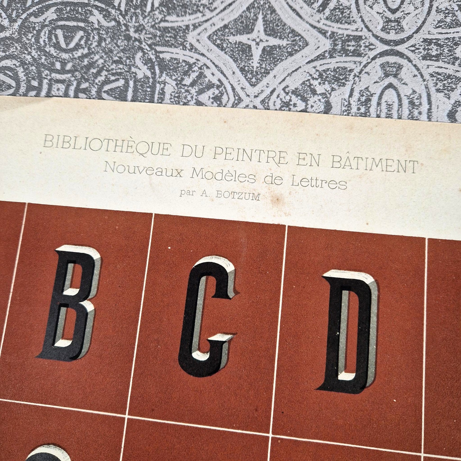 botzum lettrage egyptien