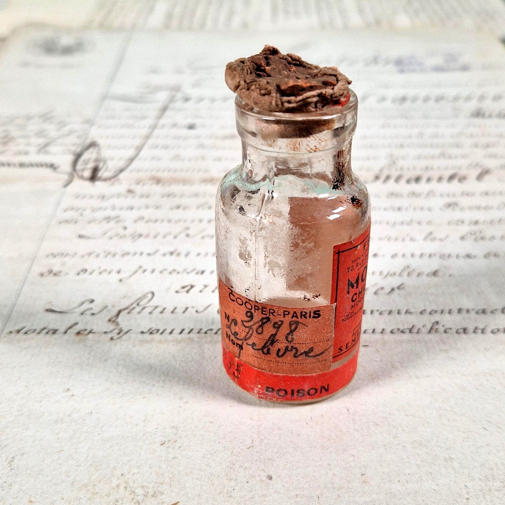 bouteille pharmacie poison morphine