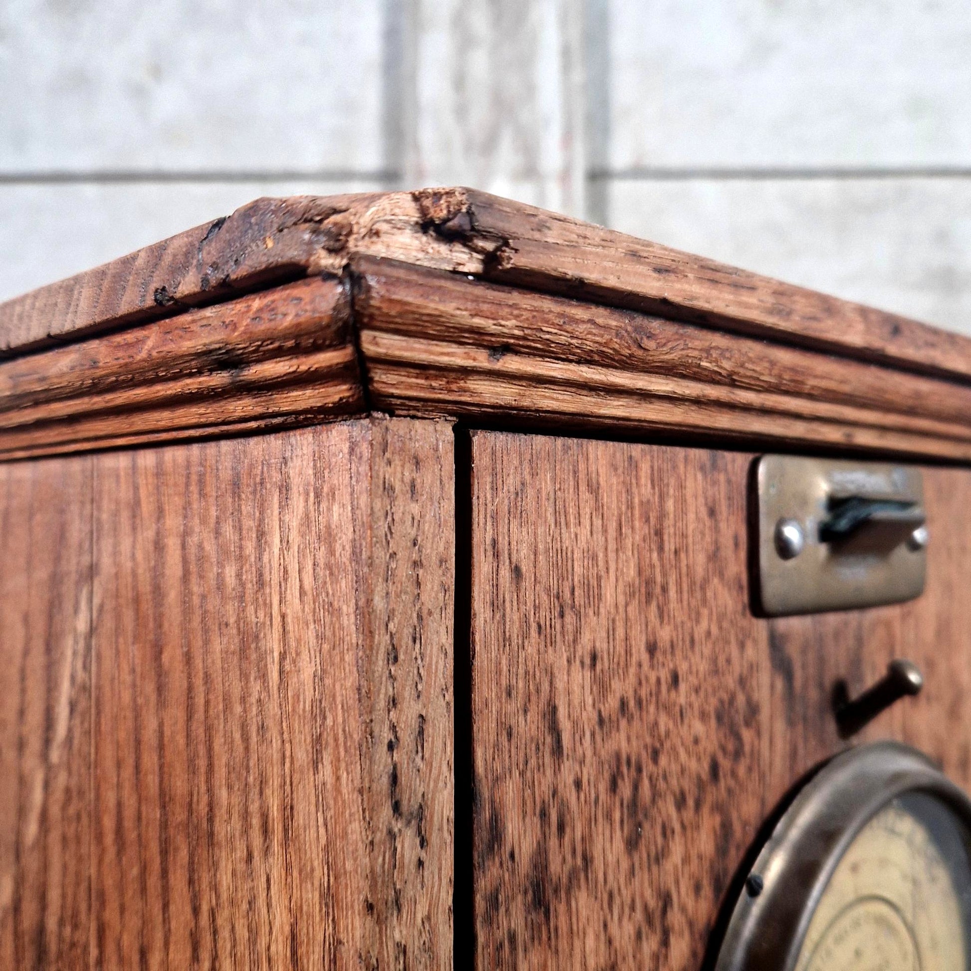 brass wooden dynamometer machine